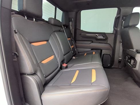 Used 2025 GMC Sierra 1500 AT4 w/ AT4 Premium Package AWD/4WD image 23