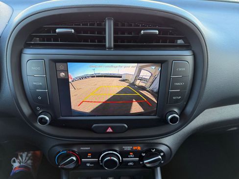 Used 2025 Kia Soul LX w/ LX Technology Package image 22