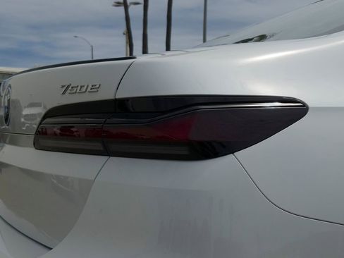 New 2026 BMW 750e xDrive AWD/4WD image 5