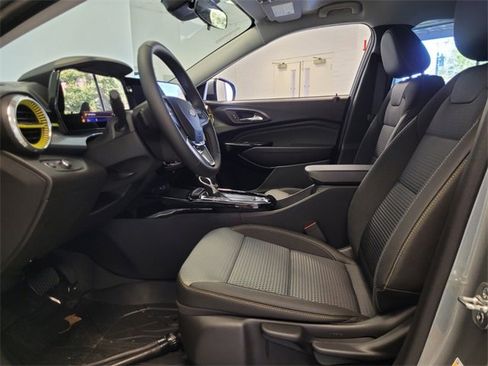 New 2026 Chevrolet Trax LT w/ Driver Confidence Package image 11