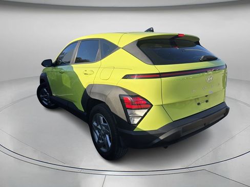Used 2024 Hyundai Kona SE image 7