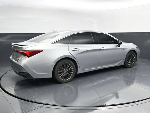 Used 2020 Toyota Avalon XSE FWD image 8