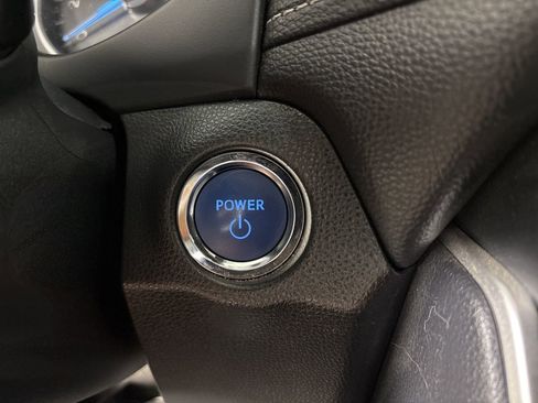 Used 2022 Toyota RAV4 XLE w/ Convenience Package AWD/4WD image 14