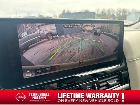 New 2026 Nissan Pathfinder SL image 32