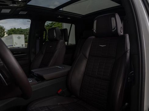 Used 2023 Cadillac Escalade V image 12