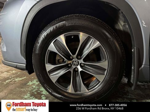 Used 2023 Toyota Highlander XLE AWD/4WD image 9