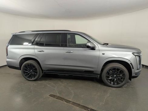 Used 2025 Cadillac Escalade Sport image 8