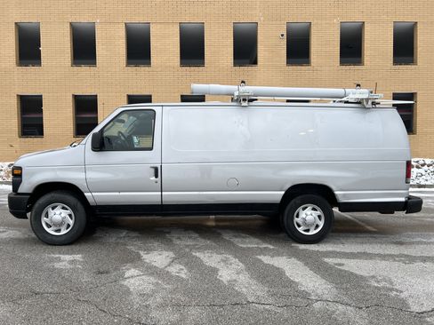 Used 2011 Ford E-250 and Econoline 250 Extended w/ Commercial Cargo Van Pkg image 3