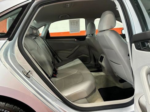 Used 2014 Volkswagen Passat 2.5 SE image 15