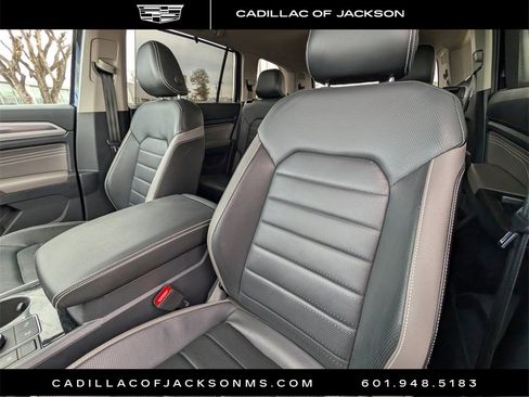 Used 2022 Volkswagen Atlas SEL Premium image 16