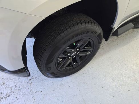 Certified 2021 Chevrolet Silverado 1500 LT Trail Boss w/ Convenience Package II image 9