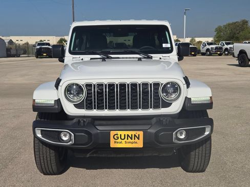 Used 2025 Jeep Wrangler Unlimited Sahara AWD/4WD image 8