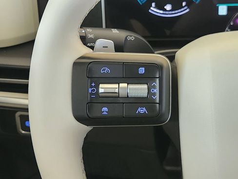 Used 2025 Hyundai Santa Fe SEL FWD image 26