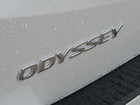 New 2026 Honda Odyssey Touring image 17