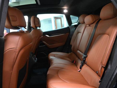 Used 2023 Maserati Levante GT AWD/4WD image 14