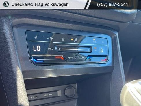 Used 2022 Volkswagen Tiguan SE FWD image 41