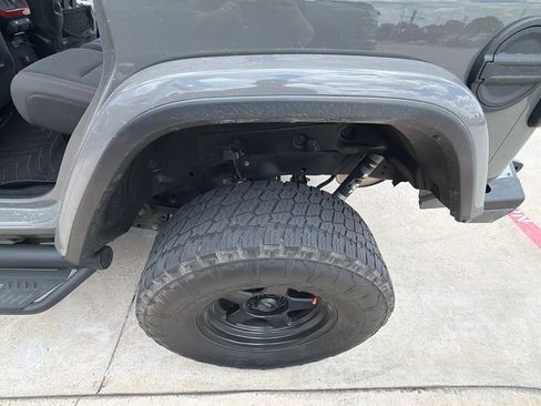 Used 2020 Jeep Wrangler Unlimited Rubicon AWD/4WD image 10