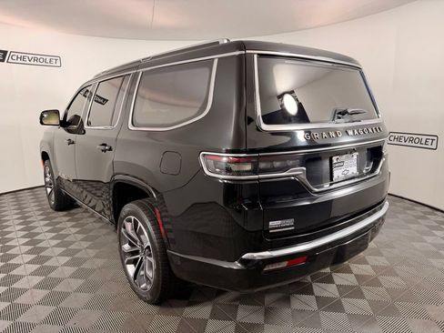 Used 2022 Jeep Grand Wagoneer Series III w/ Rear Seat Video Group 1 AWD/4WD image 4
