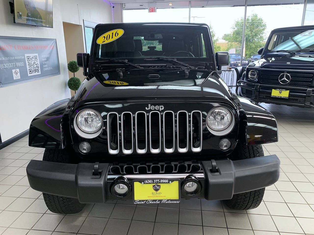 Used 2016 Jeep Wrangler Sahara w/ Connectivity Group AWD/4WD image 3