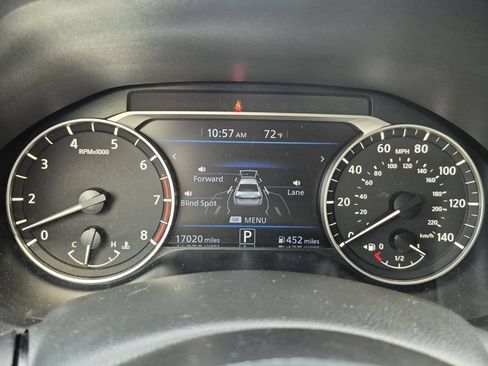 Used 2025 Nissan Altima 2.5 SV FWD image 16