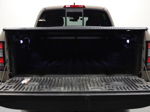 Used 2022 Nissan Frontier PRO-4X image 14