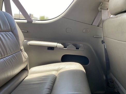 Used 2002 Toyota Sequoia SR5 AWD/4WD image 39
