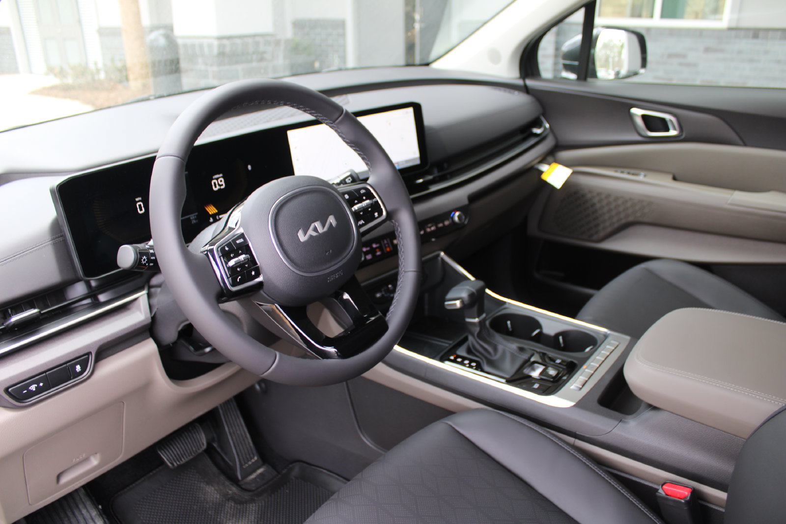 New 2026 Kia Carnival EX FWD image 27