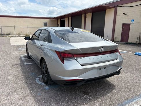 Used 2023 Hyundai Elantra SEL FWD image 5
