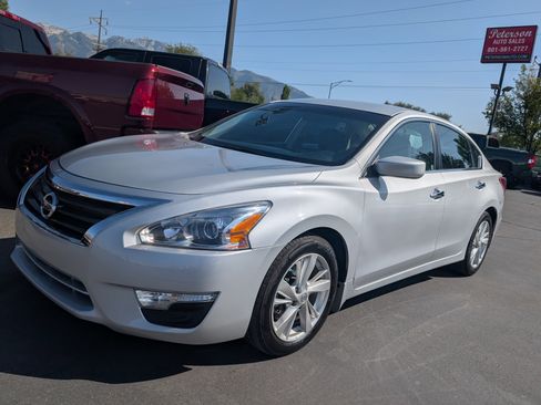 Used 2013 Nissan Altima 2.5 SV image 3