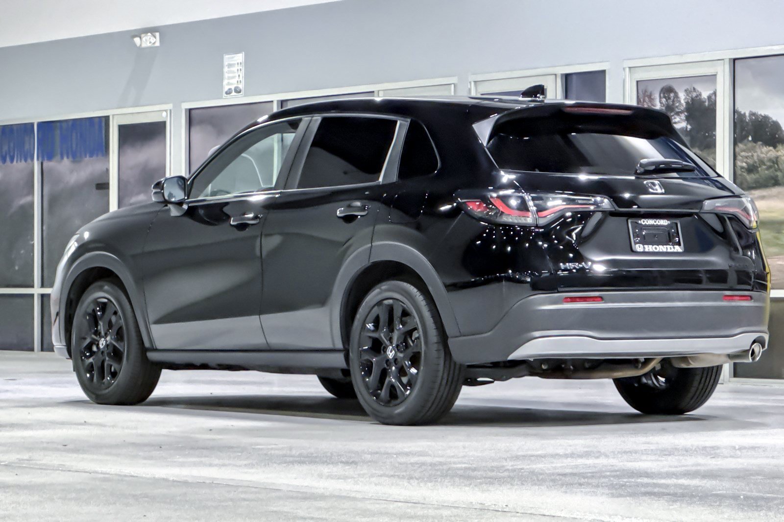 Used 2024 Honda HR-V Sport image 3