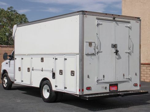 Used 2023 Ford E-450 and Econoline 450 Super Duty w/ Power Windows & Locks Group RWD image 6