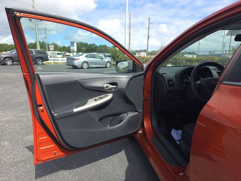 Used 2013 Toyota Corolla S Special Edition FWD image 9