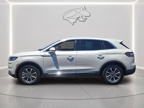 Used 2023 Lincoln Nautilus FWD image 2