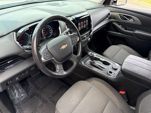 Used 2018 Chevrolet Traverse LT image 18