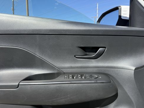 Used 2024 Hyundai Kona SE image 21