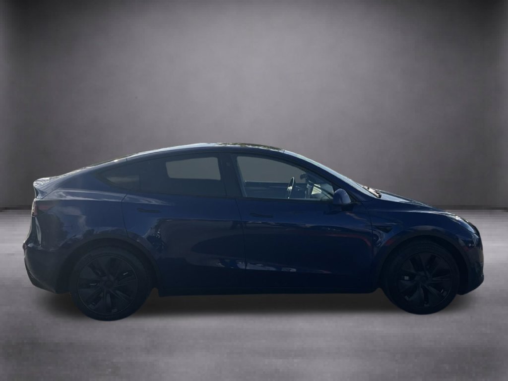 Used 2025 Tesla Model Y Long Range AWD/4WD image 8