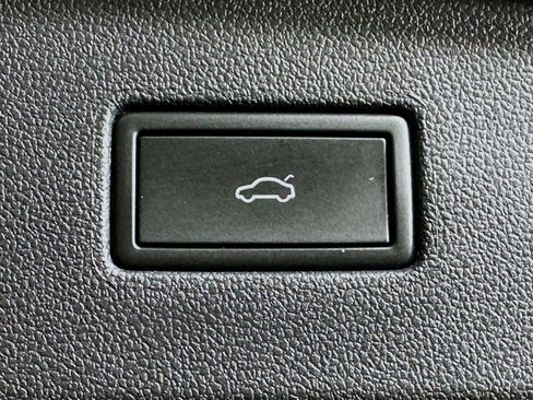 Used 2024 Volkswagen Tiguan Wolfsburg Edition image 29