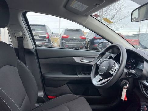 Certified 2024 Kia Forte LXS image 31