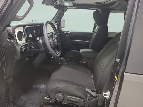 Used 2025 Jeep Wrangler Sport AWD/4WD image 15