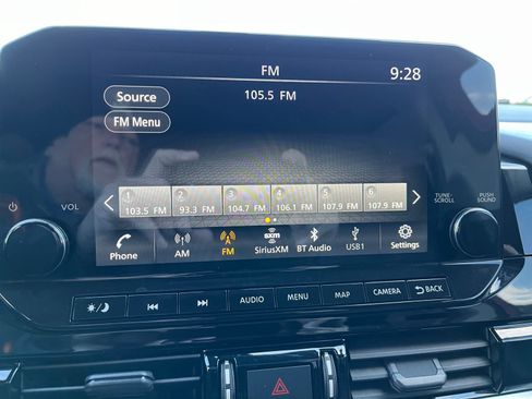 Used 2023 Nissan Pathfinder SL image 10