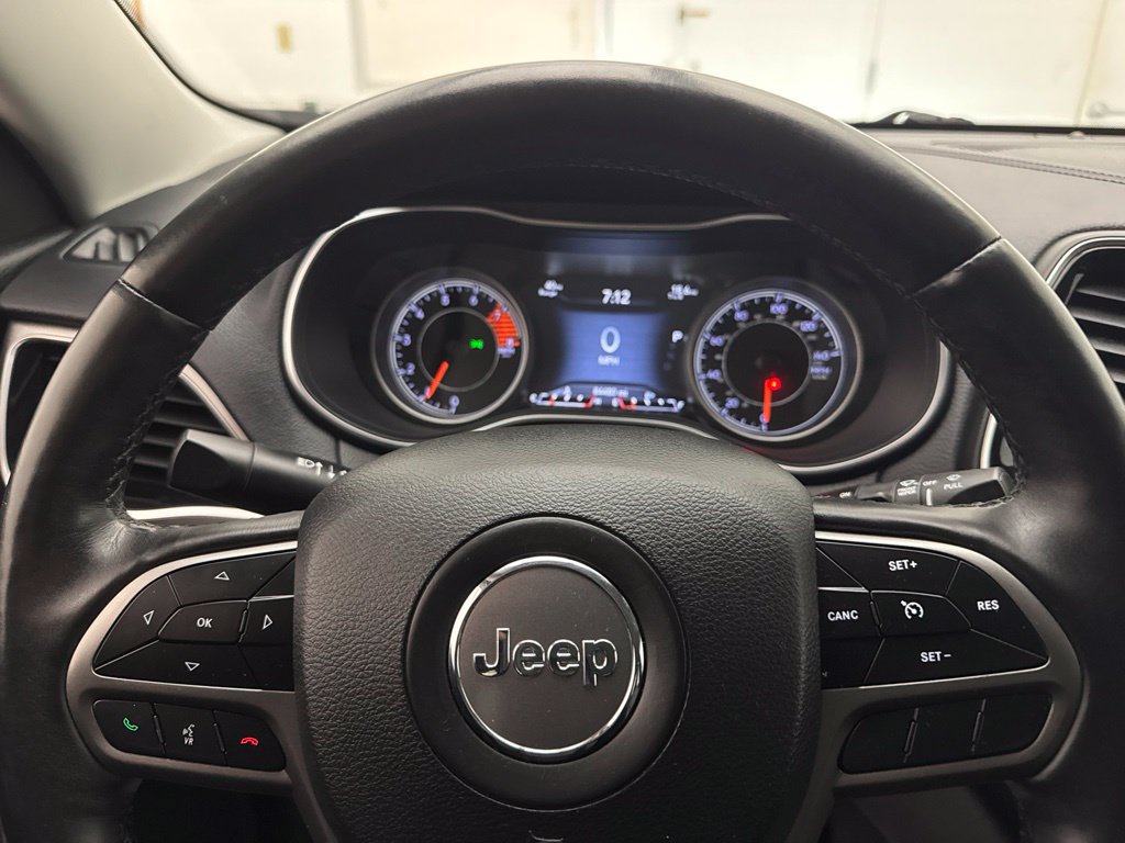 Used 2019 Jeep Cherokee Limited AWD/4WD image 17