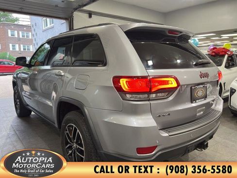 Used 2018 Jeep Grand Cherokee Trailhawk AWD/4WD image 40