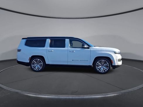 Used 2024 Jeep Grand Wagoneer L Series III image 9