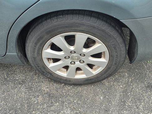 Used 2009 Toyota Camry XLE FWD image 7