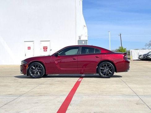 Used 2019 Dodge Charger SXT w/ Blacktop Package image 3