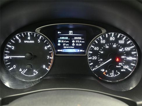 Used 2017 Nissan Altima 2.5 SV w/ Convenience Package image 11