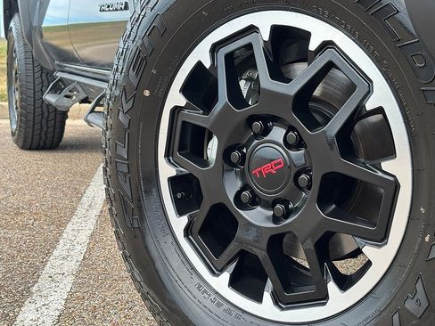 Certified 2025 Toyota Tacoma TRD Off-Road w/ TRD Off Road Upgrade Package AWD/4WD image 2