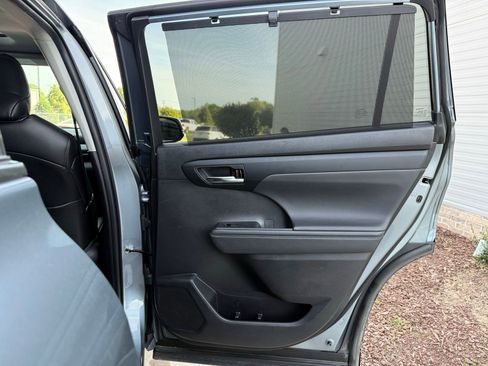 Used 2023 Toyota Highlander XLE image 23