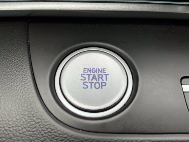 Used 2025 Hyundai Elantra Limited FWD image 19