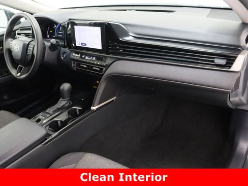 Used 2025 Toyota Camry LE FWD image 33